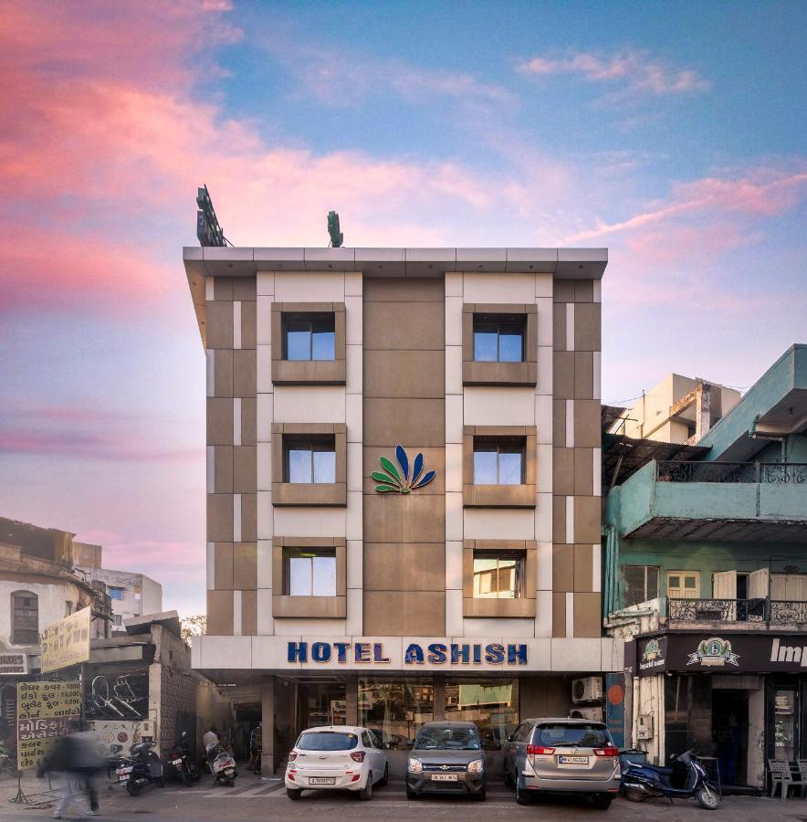 Hotel Ashish Ahmedabad Exterior foto