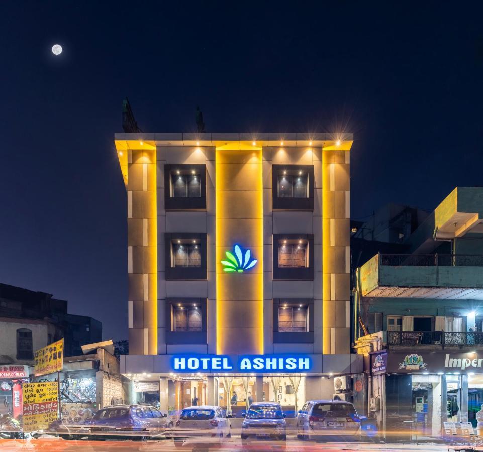 Hotel Ashish Ahmedabad Exterior foto