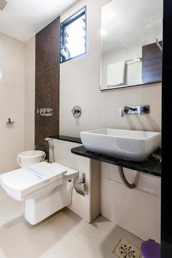 Hotel Ashish Ahmedabad Exterior foto