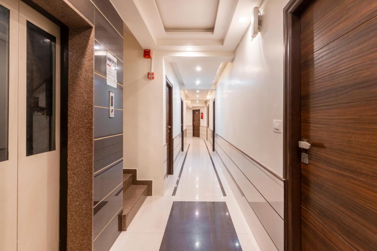 Hotel Ashish Ahmedabad Exterior foto