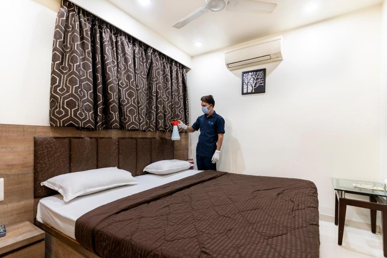 Hotel Ashish Ahmedabad Exterior foto