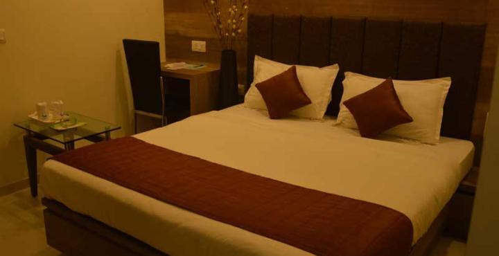 Hotel Ashish Ahmedabad Exterior foto
